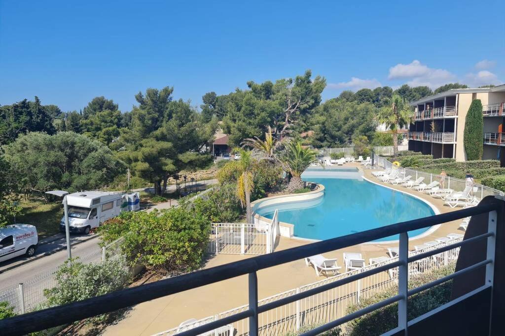 Appartement Superbe En Résidence Avec Piscine à 100 Mètres De La Mer. *